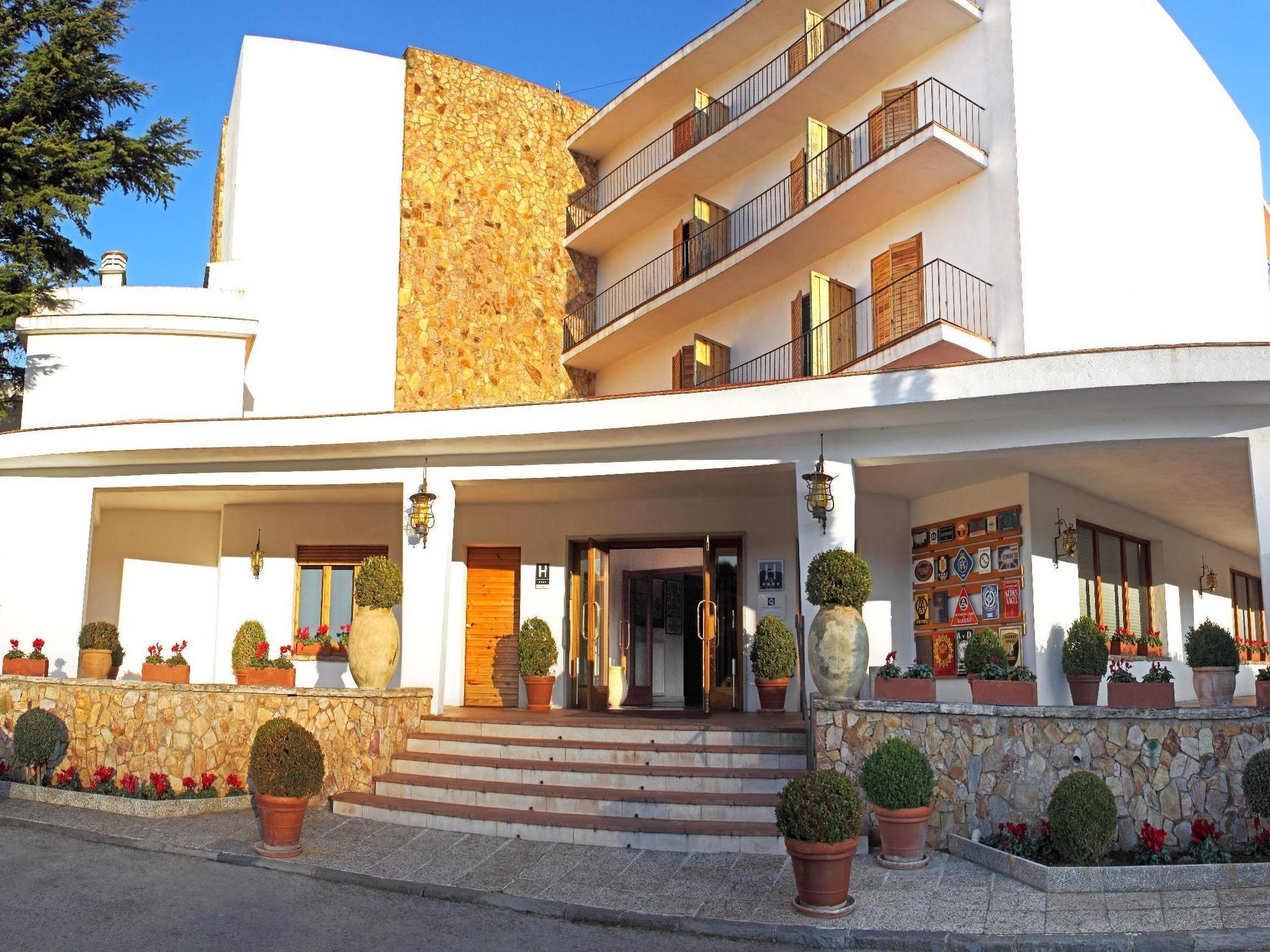 فندق فيغيريسفي  فندق إمبورادا, فيجيورس المظهر الخارجي الصورة